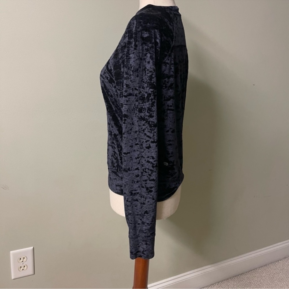 🍋lululemon velvet top size 4/6 ish lōl - Picture 5 of 7